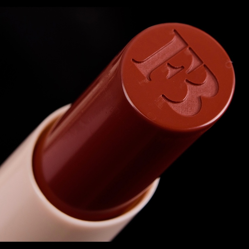 Fenty Beauty matte lipstick